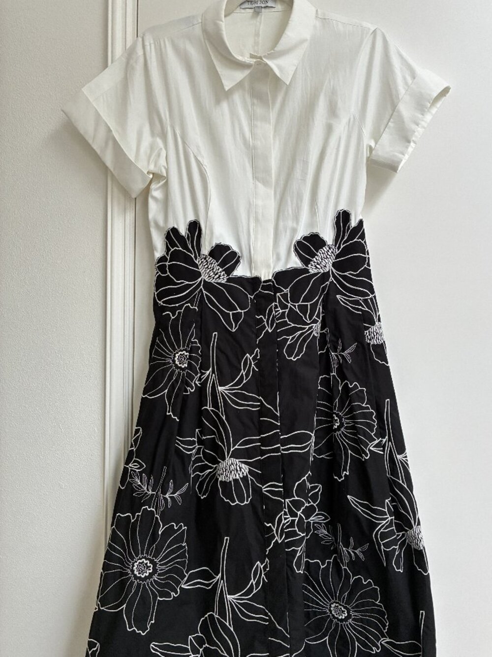 Rickie Freeman for Teri Jon Floral-embroidered Shirtdress - Picture 2 of 13